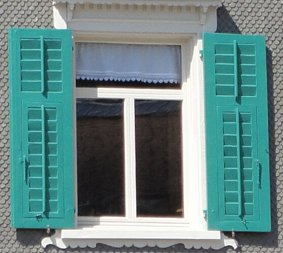 Okna hostince Holub po renovaci 